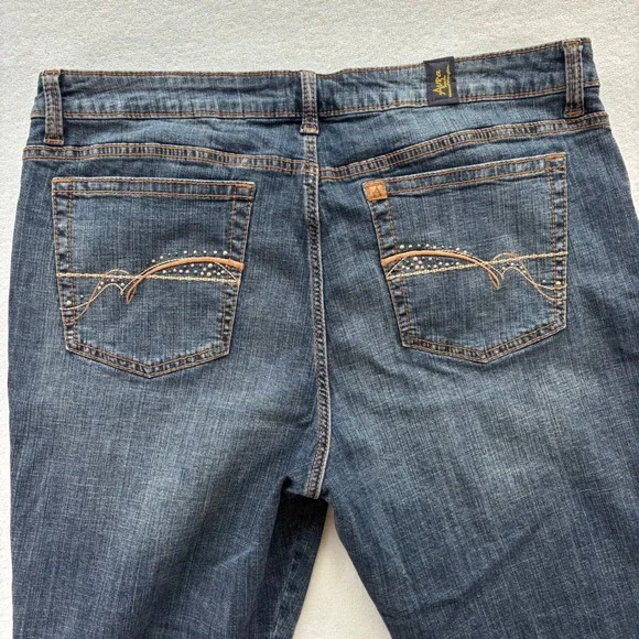 Wrangler Aura Bootcut Jeans Women Size 18 Dark Wash Stretch Denim 10WUT74AG - Picture 9 of 9